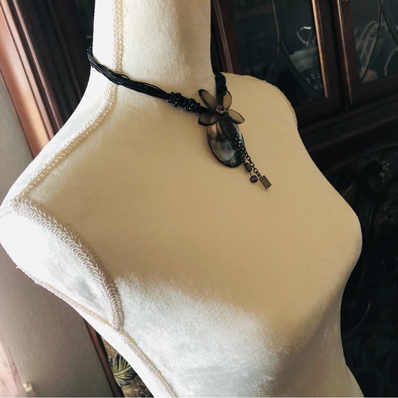 Elegant genuine shell medallion multi strand beaded choker necklace NIP - Picture 2 of 8